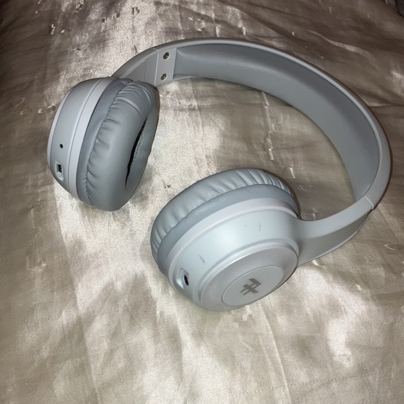 IFROGZ toxix wireless headphones - Picture 6 of 6